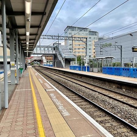 אילינג London City Apartment One מראה חיצוני תמונה
