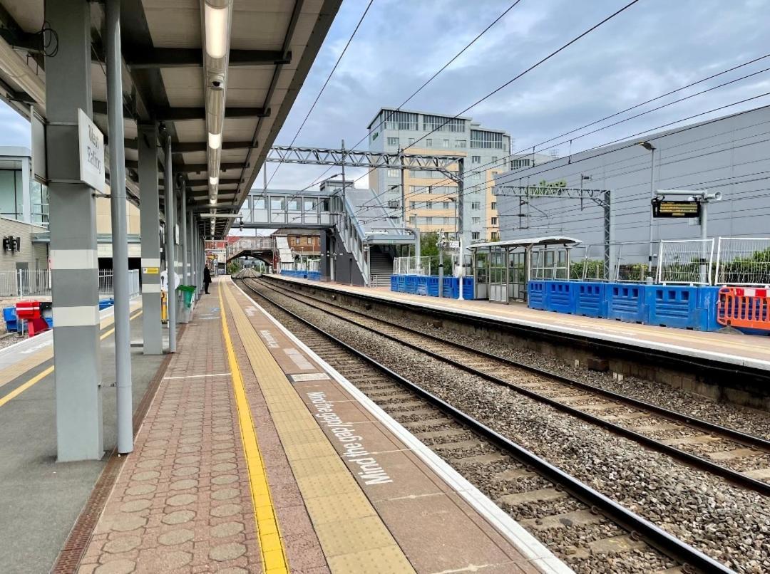 אילינג London City Apartment One מראה חיצוני תמונה